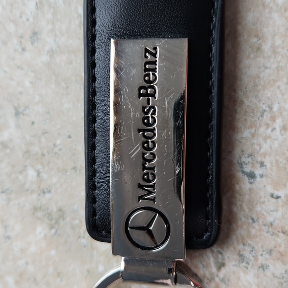 Excellent Price. Mercedes Benz Key holder - Picture 2 of 4